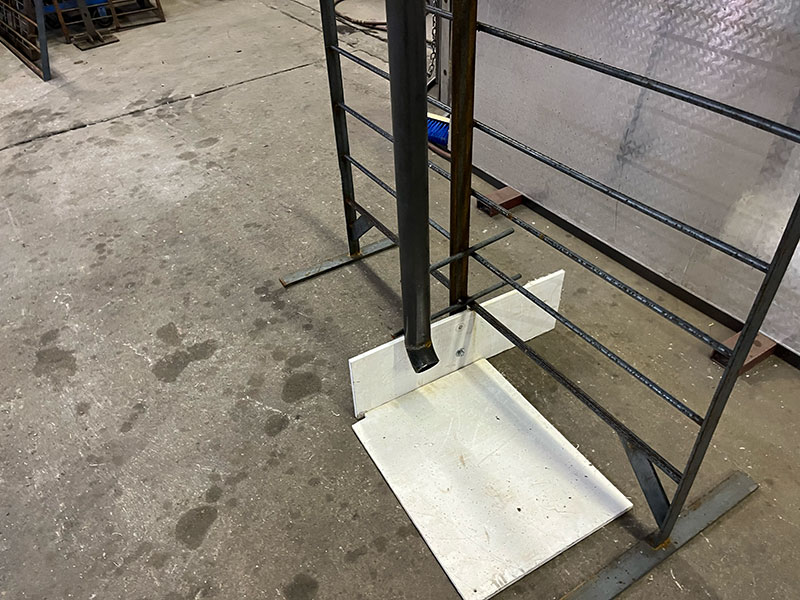 Double Sided Stanchion with Feed Tube